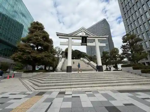 日枝神社の{uncategorized: "未分類", other: "その他", undefined: "問題あり", building: "その他建物", grave: "お墓", sacred_gate: "鳥居", guardian: "狛犬", statue: "像", buddha: "仏像", history: "歴史", nature: "自然", garden: "庭園", animal: "動物", pagoda: "塔", temizu: "手水舎", mountain_gate: "山門・神門", sanctuary: "本殿・本堂", subordinate: "末社・摂社", art: "芸術", scenery: "景色", jizo: "地蔵", ema: "絵馬", goshuin: "御朱印", omikuji: "おみくじ", items: "授与品その他", amulet: "お守り", goshuincho: "御朱印帳", eats: "食事", festival: "お祭り", votive_dance: "神楽", shichigosan: "七五三参", wedding: "結婚式", experience: "体験その他", initially: "初詣", around: "周辺", anti_infection: "感染症対策"}