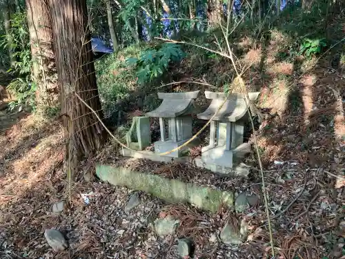 高尾神社の{uncategorized: "未分類", other: "その他", undefined: "問題あり", building: "その他建物", grave: "お墓", sacred_gate: "鳥居", guardian: "狛犬", statue: "像", buddha: "仏像", history: "歴史", nature: "自然", garden: "庭園", animal: "動物", pagoda: "塔", temizu: "手水舎", mountain_gate: "山門・神門", sanctuary: "本殿・本堂", subordinate: "末社・摂社", art: "芸術", scenery: "景色", jizo: "地蔵", ema: "絵馬", goshuin: "御朱印", omikuji: "おみくじ", items: "授与品その他", amulet: "お守り", goshuincho: "御朱印帳", eats: "食事", festival: "お祭り", votive_dance: "神楽", shichigosan: "七五三参", wedding: "結婚式", experience: "体験その他", initially: "初詣", around: "周辺", anti_infection: "感染症対策"}
