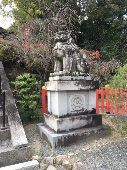 建勲神社の狛犬