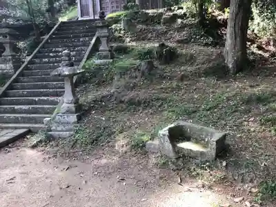 白山神社の手水舎