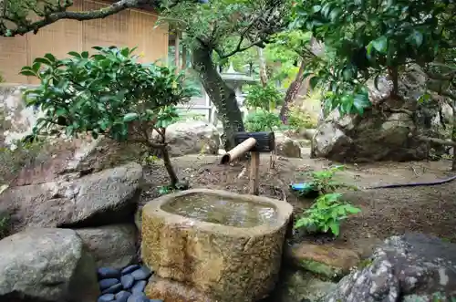 青荘山松佑寺の手水