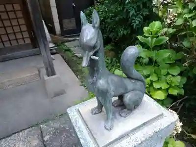 鍛冶稲荷神社の狛犬