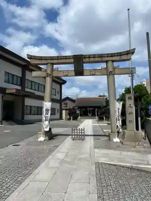 鶴見神社の{uncategorized: "未分類", other: "その他", undefined: "問題あり", building: "その他建物", grave: "お墓", sacred_gate: "鳥居", guardian: "狛犬", statue: "像", buddha: "仏像", history: "歴史", nature: "自然", garden: "庭園", animal: "動物", pagoda: "塔", temizu: "手水舎", mountain_gate: "山門・神門", sanctuary: "本殿・本堂", subordinate: "末社・摂社", art: "芸術", scenery: "景色", jizo: "地蔵", ema: "絵馬", goshuin: "御朱印", omikuji: "おみくじ", items: "授与品その他", amulet: "お守り", goshuincho: "御朱印帳", eats: "食事", festival: "お祭り", votive_dance: "神楽", shichigosan: "七五三参", wedding: "結婚式", experience: "体験その他", initially: "初詣", around: "周辺", anti_infection: "感染症対策"}