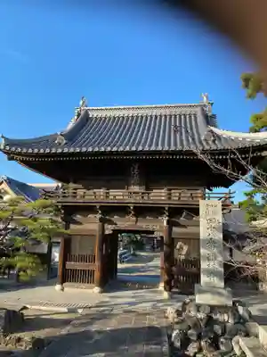 西林寺の山門・神門