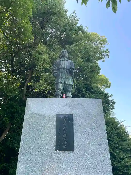 和泉國一之宮 大鳥大社の{uncategorized: "未分類", other: "その他", undefined: "問題あり", building: "その他建物", grave: "お墓", sacred_gate: "鳥居", guardian: "狛犬", statue: "像", buddha: "仏像", history: "歴史", nature: "自然", garden: "庭園", animal: "動物", pagoda: "塔", temizu: "手水舎", mountain_gate: "山門・神門", sanctuary: "本殿・本堂", subordinate: "末社・摂社", art: "芸術", scenery: "景色", jizo: "地蔵", ema: "絵馬", goshuin: "御朱印", omikuji: "おみくじ", items: "授与品その他", amulet: "お守り", goshuincho: "御朱印帳", eats: "食事", festival: "お祭り", votive_dance: "神楽", shichigosan: "七五三参", wedding: "結婚式", experience: "体験その他", initially: "初詣", around: "周辺", anti_infection: "感染症対策"}