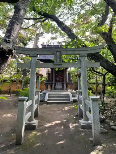 宝戒寺の鳥居