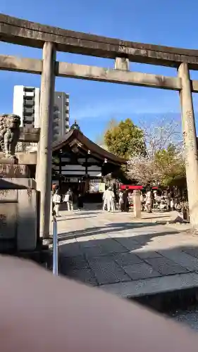 三輪神社の{uncategorized: "未分類", other: "その他", undefined: "問題あり", building: "その他建物", grave: "お墓", sacred_gate: "鳥居", guardian: "狛犬", statue: "像", buddha: "仏像", history: "歴史", nature: "自然", garden: "庭園", animal: "動物", pagoda: "塔", temizu: "手水舎", mountain_gate: "山門・神門", sanctuary: "本殿・本堂", subordinate: "末社・摂社", art: "芸術", scenery: "景色", jizo: "地蔵", ema: "絵馬", goshuin: "御朱印", omikuji: "おみくじ", items: "授与品その他", amulet: "お守り", goshuincho: "御朱印帳", eats: "食事", festival: "お祭り", votive_dance: "神楽", shichigosan: "七五三参", wedding: "結婚式", experience: "体験その他", initially: "初詣", around: "周辺", anti_infection: "感染症対策"}