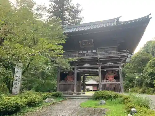 満願寺の山門