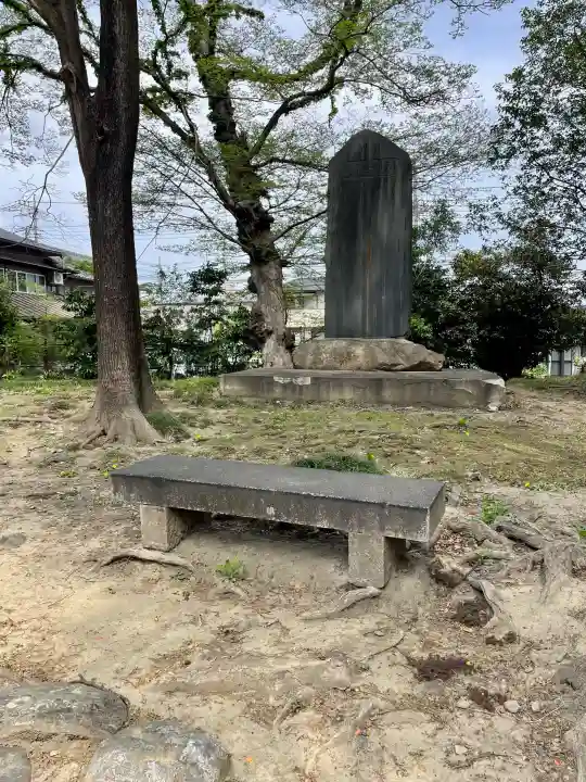 高城神社の{uncategorized: "未分類", other: "その他", undefined: "問題あり", building: "その他建物", grave: "お墓", sacred_gate: "鳥居", guardian: "狛犬", statue: "像", buddha: "仏像", history: "歴史", nature: "自然", garden: "庭園", animal: "動物", pagoda: "塔", temizu: "手水舎", mountain_gate: "山門・神門", sanctuary: "本殿・本堂", subordinate: "末社・摂社", art: "芸術", scenery: "景色", jizo: "地蔵", ema: "絵馬", goshuin: "御朱印", omikuji: "おみくじ", items: "授与品その他", amulet: "お守り", goshuincho: "御朱印帳", eats: "食事", festival: "お祭り", votive_dance: "神楽", shichigosan: "七五三参", wedding: "結婚式", experience: "体験その他", initially: "初詣", around: "周辺", anti_infection: "感染症対策"}