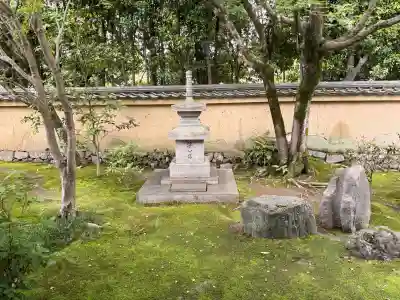 興臨院の{uncategorized: "未分類", other: "その他", undefined: "問題あり", building: "その他建物", grave: "お墓", sacred_gate: "鳥居", guardian: "狛犬", statue: "像", buddha: "仏像", history: "歴史", nature: "自然", garden: "庭園", animal: "動物", pagoda: "塔", temizu: "手水舎", mountain_gate: "山門・神門", sanctuary: "本殿・本堂", subordinate: "末社・摂社", art: "芸術", scenery: "景色", jizo: "地蔵", ema: "絵馬", goshuin: "御朱印", omikuji: "おみくじ", items: "授与品その他", amulet: "お守り", goshuincho: "御朱印帳", eats: "食事", festival: "お祭り", votive_dance: "神楽", shichigosan: "七五三参", wedding: "結婚式", experience: "体験その他", initially: "初詣", around: "周辺", anti_infection: "感染症対策"}