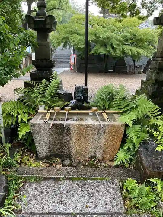 八事山 興正寺の手水舎