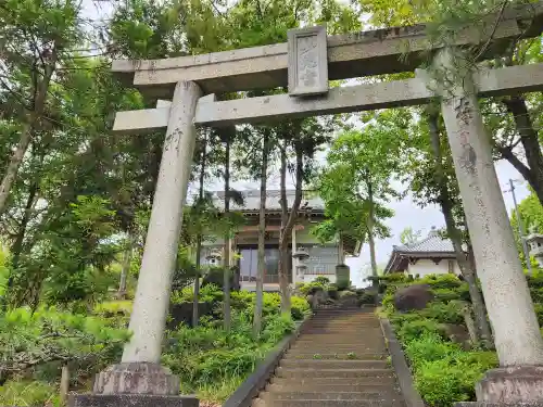 宝塔寺の鳥居