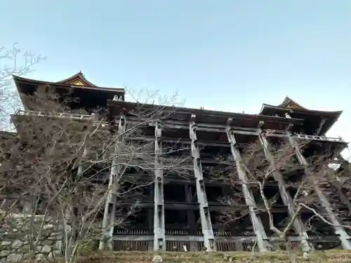 清水寺の{uncategorized: "未分類", other: "その他", undefined: "問題あり", building: "その他建物", grave: "お墓", sacred_gate: "鳥居", guardian: "狛犬", statue: "像", buddha: "仏像", history: "歴史", nature: "自然", garden: "庭園", animal: "動物", pagoda: "塔", temizu: "手水舎", mountain_gate: "山門・神門", sanctuary: "本殿・本堂", subordinate: "末社・摂社", art: "芸術", scenery: "景色", jizo: "地蔵", ema: "絵馬", goshuin: "御朱印", omikuji: "おみくじ", items: "授与品その他", amulet: "お守り", goshuincho: "御朱印帳", eats: "食事", festival: "お祭り", votive_dance: "神楽", shichigosan: "七五三参", wedding: "結婚式", experience: "体験その他", initially: "初詣", around: "周辺", anti_infection: "感染症対策"}