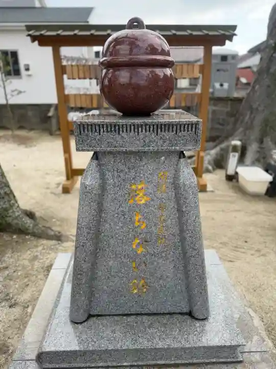 太郎丸神社の{uncategorized: "未分類", other: "その他", undefined: "問題あり", building: "その他建物", grave: "お墓", sacred_gate: "鳥居", guardian: "狛犬", statue: "像", buddha: "仏像", history: "歴史", nature: "自然", garden: "庭園", animal: "動物", pagoda: "塔", temizu: "手水舎", mountain_gate: "山門・神門", sanctuary: "本殿・本堂", subordinate: "末社・摂社", art: "芸術", scenery: "景色", jizo: "地蔵", ema: "絵馬", goshuin: "御朱印", omikuji: "おみくじ", items: "授与品その他", amulet: "お守り", goshuincho: "御朱印帳", eats: "食事", festival: "お祭り", votive_dance: "神楽", shichigosan: "七五三参", wedding: "結婚式", experience: "体験その他", initially: "初詣", around: "周辺", anti_infection: "感染症対策"}