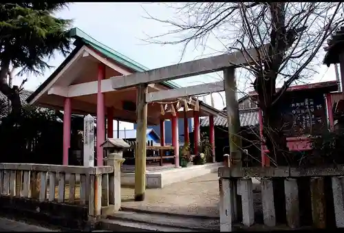 市神社の鳥居