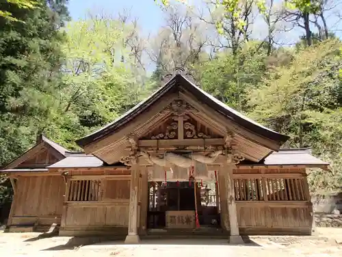 鬼神神社の本殿