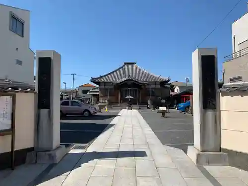 東学寺の本殿・本堂