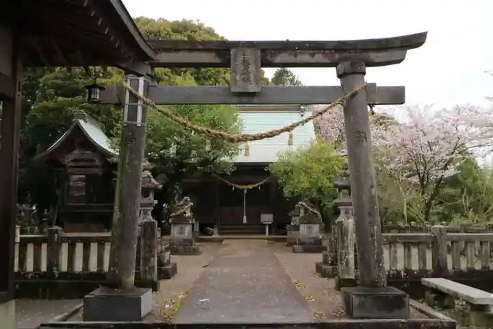 敷戸神社の鳥居