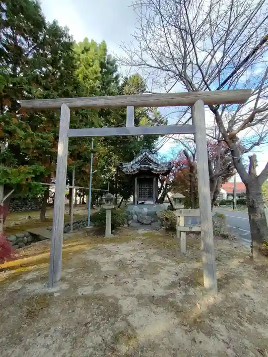 中一色神社の末社・摂社