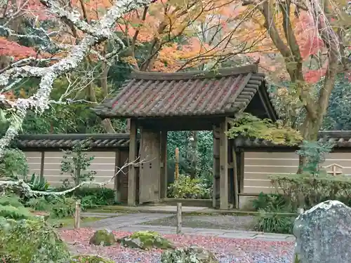 瑞泉寺の山門