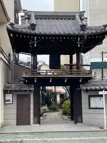 西祐寺の山門