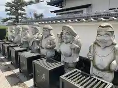 姫金神社の像