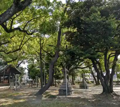 八幡社（篠原八幡社）の{uncategorized: "未分類", other: "その他", undefined: "問題あり", building: "その他建物", grave: "お墓", sacred_gate: "鳥居", guardian: "狛犬", statue: "像", buddha: "仏像", history: "歴史", nature: "自然", garden: "庭園", animal: "動物", pagoda: "塔", temizu: "手水舎", mountain_gate: "山門・神門", sanctuary: "本殿・本堂", subordinate: "末社・摂社", art: "芸術", scenery: "景色", jizo: "地蔵", ema: "絵馬", goshuin: "御朱印", omikuji: "おみくじ", items: "授与品その他", amulet: "お守り", goshuincho: "御朱印帳", eats: "食事", festival: "お祭り", votive_dance: "神楽", shichigosan: "七五三参", wedding: "結婚式", experience: "体験その他", initially: "初詣", around: "周辺", anti_infection: "感染症対策"}