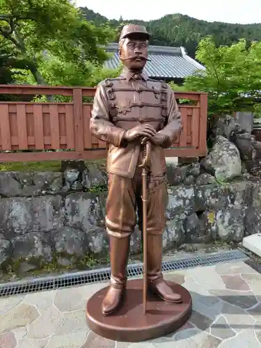 岩本寺の像