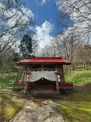 明治宮鹽谷神社の{uncategorized: "未分類", other: "その他", undefined: "問題あり", building: "その他建物", grave: "お墓", sacred_gate: "鳥居", guardian: "狛犬", statue: "像", buddha: "仏像", history: "歴史", nature: "自然", garden: "庭園", animal: "動物", pagoda: "塔", temizu: "手水舎", mountain_gate: "山門・神門", sanctuary: "本殿・本堂", subordinate: "末社・摂社", art: "芸術", scenery: "景色", jizo: "地蔵", ema: "絵馬", goshuin: "御朱印", omikuji: "おみくじ", items: "授与品その他", amulet: "お守り", goshuincho: "御朱印帳", eats: "食事", festival: "お祭り", votive_dance: "神楽", shichigosan: "七五三参", wedding: "結婚式", experience: "体験その他", initially: "初詣", around: "周辺", anti_infection: "感染症対策"}