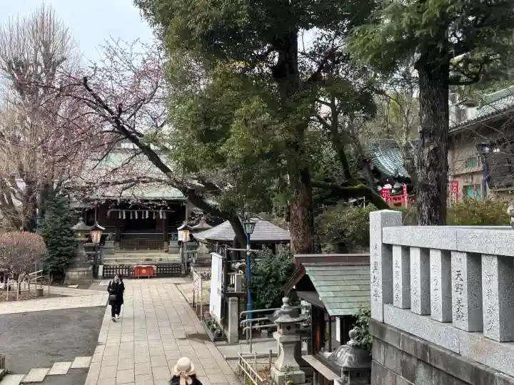 花園稲荷神社の{uncategorized: "未分類", other: "その他", undefined: "問題あり", building: "その他建物", grave: "お墓", sacred_gate: "鳥居", guardian: "狛犬", statue: "像", buddha: "仏像", history: "歴史", nature: "自然", garden: "庭園", animal: "動物", pagoda: "塔", temizu: "手水舎", mountain_gate: "山門・神門", sanctuary: "本殿・本堂", subordinate: "末社・摂社", art: "芸術", scenery: "景色", jizo: "地蔵", ema: "絵馬", goshuin: "御朱印", omikuji: "おみくじ", items: "授与品その他", amulet: "お守り", goshuincho: "御朱印帳", eats: "食事", festival: "お祭り", votive_dance: "神楽", shichigosan: "七五三参", wedding: "結婚式", experience: "体験その他", initially: "初詣", around: "周辺", anti_infection: "感染症対策"}