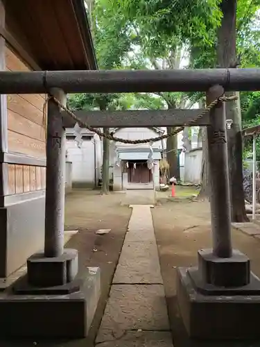 神明氷川神社の鳥居