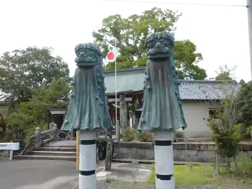 新北神社の狛犬