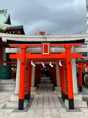 東京羽田 穴守稲荷神社の{uncategorized: "未分類", other: "その他", undefined: "問題あり", building: "その他建物", grave: "お墓", sacred_gate: "鳥居", guardian: "狛犬", statue: "像", buddha: "仏像", history: "歴史", nature: "自然", garden: "庭園", animal: "動物", pagoda: "塔", temizu: "手水舎", mountain_gate: "山門・神門", sanctuary: "本殿・本堂", subordinate: "末社・摂社", art: "芸術", scenery: "景色", jizo: "地蔵", ema: "絵馬", goshuin: "御朱印", omikuji: "おみくじ", items: "授与品その他", amulet: "お守り", goshuincho: "御朱印帳", eats: "食事", festival: "お祭り", votive_dance: "神楽", shichigosan: "七五三参", wedding: "結婚式", experience: "体験その他", initially: "初詣", around: "周辺", anti_infection: "感染症対策"}