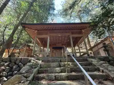 蘭宇氣白神社の{uncategorized: "未分類", other: "その他", undefined: "問題あり", building: "その他建物", grave: "お墓", sacred_gate: "鳥居", guardian: "狛犬", statue: "像", buddha: "仏像", history: "歴史", nature: "自然", garden: "庭園", animal: "動物", pagoda: "塔", temizu: "手水舎", mountain_gate: "山門・神門", sanctuary: "本殿・本堂", subordinate: "末社・摂社", art: "芸術", scenery: "景色", jizo: "地蔵", ema: "絵馬", goshuin: "御朱印", omikuji: "おみくじ", items: "授与品その他", amulet: "お守り", goshuincho: "御朱印帳", eats: "食事", festival: "お祭り", votive_dance: "神楽", shichigosan: "七五三参", wedding: "結婚式", experience: "体験その他", initially: "初詣", around: "周辺", anti_infection: "感染症対策"}