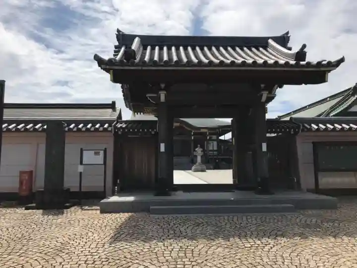 大念寺の山門・神門