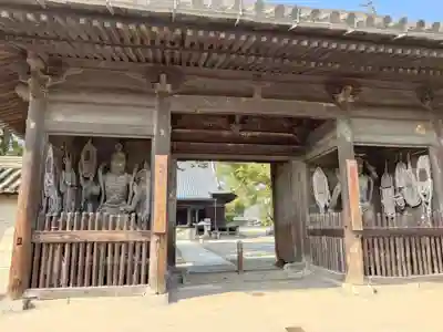 斑鳩寺の山門・神門