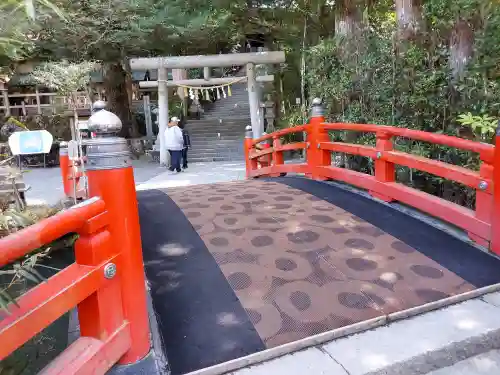 天河大辨財天社の{uncategorized: "未分類", other: "その他", undefined: "問題あり", building: "その他建物", grave: "お墓", sacred_gate: "鳥居", guardian: "狛犬", statue: "像", buddha: "仏像", history: "歴史", nature: "自然", garden: "庭園", animal: "動物", pagoda: "塔", temizu: "手水舎", mountain_gate: "山門・神門", sanctuary: "本殿・本堂", subordinate: "末社・摂社", art: "芸術", scenery: "景色", jizo: "地蔵", ema: "絵馬", goshuin: "御朱印", omikuji: "おみくじ", items: "授与品その他", amulet: "お守り", goshuincho: "御朱印帳", eats: "食事", festival: "お祭り", votive_dance: "神楽", shichigosan: "七五三参", wedding: "結婚式", experience: "体験その他", initially: "初詣", around: "周辺", anti_infection: "感染症対策"}