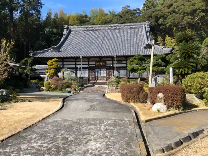 大興寺の本殿・本堂