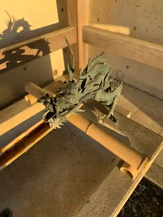 長草天神社の手水舎