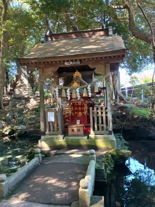 泉神社の{uncategorized: "未分類", other: "その他", undefined: "問題あり", building: "その他建物", grave: "お墓", sacred_gate: "鳥居", guardian: "狛犬", statue: "像", buddha: "仏像", history: "歴史", nature: "自然", garden: "庭園", animal: "動物", pagoda: "塔", temizu: "手水舎", mountain_gate: "山門・神門", sanctuary: "本殿・本堂", subordinate: "末社・摂社", art: "芸術", scenery: "景色", jizo: "地蔵", ema: "絵馬", goshuin: "御朱印", omikuji: "おみくじ", items: "授与品その他", amulet: "お守り", goshuincho: "御朱印帳", eats: "食事", festival: "お祭り", votive_dance: "神楽", shichigosan: "七五三参", wedding: "結婚式", experience: "体験その他", initially: "初詣", around: "周辺", anti_infection: "感染症対策"}