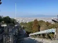 高良大社の{uncategorized: "未分類", other: "その他", undefined: "問題あり", building: "その他建物", grave: "お墓", sacred_gate: "鳥居", guardian: "狛犬", statue: "像", buddha: "仏像", history: "歴史", nature: "自然", garden: "庭園", animal: "動物", pagoda: "塔", temizu: "手水舎", mountain_gate: "山門・神門", sanctuary: "本殿・本堂", subordinate: "末社・摂社", art: "芸術", scenery: "景色", jizo: "地蔵", ema: "絵馬", goshuin: "御朱印", omikuji: "おみくじ", items: "授与品その他", amulet: "お守り", goshuincho: "御朱印帳", eats: "食事", festival: "お祭り", votive_dance: "神楽", shichigosan: "七五三参", wedding: "結婚式", experience: "体験その他", initially: "初詣", around: "周辺", anti_infection: "感染症対策"}