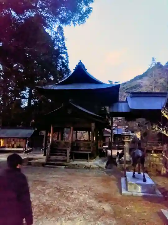 古熊神社の{uncategorized: "未分類", other: "その他", undefined: "問題あり", building: "その他建物", grave: "お墓", sacred_gate: "鳥居", guardian: "狛犬", statue: "像", buddha: "仏像", history: "歴史", nature: "自然", garden: "庭園", animal: "動物", pagoda: "塔", temizu: "手水舎", mountain_gate: "山門・神門", sanctuary: "本殿・本堂", subordinate: "末社・摂社", art: "芸術", scenery: "景色", jizo: "地蔵", ema: "絵馬", goshuin: "御朱印", omikuji: "おみくじ", items: "授与品その他", amulet: "お守り", goshuincho: "御朱印帳", eats: "食事", festival: "お祭り", votive_dance: "神楽", shichigosan: "七五三参", wedding: "結婚式", experience: "体験その他", initially: "初詣", around: "周辺", anti_infection: "感染症対策"}