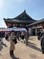 蓮華王院(三十三間堂)の{uncategorized: "未分類", other: "その他", undefined: "問題あり", building: "その他建物", grave: "お墓", sacred_gate: "鳥居", guardian: "狛犬", statue: "像", buddha: "仏像", history: "歴史", nature: "自然", garden: "庭園", animal: "動物", pagoda: "塔", temizu: "手水舎", mountain_gate: "山門・神門", sanctuary: "本殿・本堂", subordinate: "末社・摂社", art: "芸術", scenery: "景色", jizo: "地蔵", ema: "絵馬", goshuin: "御朱印", omikuji: "おみくじ", items: "授与品その他", amulet: "お守り", goshuincho: "御朱印帳", eats: "食事", festival: "お祭り", votive_dance: "神楽", shichigosan: "七五三参", wedding: "結婚式", experience: "体験その他", initially: "初詣", around: "周辺", anti_infection: "感染症対策"}
