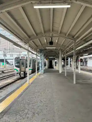 豊烈神社の{uncategorized: "未分類", other: "その他", undefined: "問題あり", building: "その他建物", grave: "お墓", sacred_gate: "鳥居", guardian: "狛犬", statue: "像", buddha: "仏像", history: "歴史", nature: "自然", garden: "庭園", animal: "動物", pagoda: "塔", temizu: "手水舎", mountain_gate: "山門・神門", sanctuary: "本殿・本堂", subordinate: "末社・摂社", art: "芸術", scenery: "景色", jizo: "地蔵", ema: "絵馬", goshuin: "御朱印", omikuji: "おみくじ", items: "授与品その他", amulet: "お守り", goshuincho: "御朱印帳", eats: "食事", festival: "お祭り", votive_dance: "神楽", shichigosan: "七五三参", wedding: "結婚式", experience: "体験その他", initially: "初詣", around: "周辺", anti_infection: "感染症対策"}
