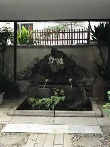 三崎稲荷神社の手水