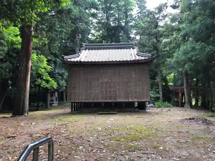 新鞍神社の本殿・本堂