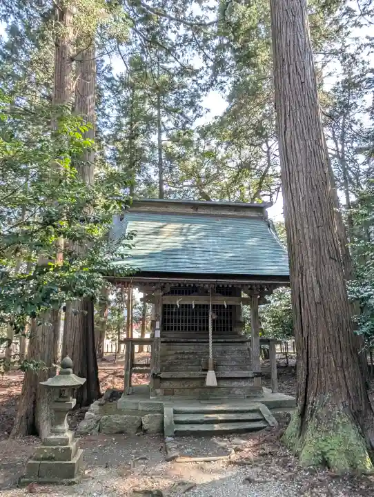 若狭姫神社(若狭彦神社下社)の{uncategorized: "未分類", other: "その他", undefined: "問題あり", building: "その他建物", grave: "お墓", sacred_gate: "鳥居", guardian: "狛犬", statue: "像", buddha: "仏像", history: "歴史", nature: "自然", garden: "庭園", animal: "動物", pagoda: "塔", temizu: "手水舎", mountain_gate: "山門・神門", sanctuary: "本殿・本堂", subordinate: "末社・摂社", art: "芸術", scenery: "景色", jizo: "地蔵", ema: "絵馬", goshuin: "御朱印", omikuji: "おみくじ", items: "授与品その他", amulet: "お守り", goshuincho: "御朱印帳", eats: "食事", festival: "お祭り", votive_dance: "神楽", shichigosan: "七五三参", wedding: "結婚式", experience: "体験その他", initially: "初詣", around: "周辺", anti_infection: "感染症対策"}