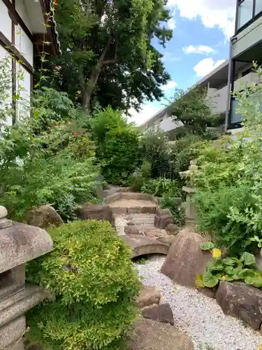 水堂須佐男神社の庭園