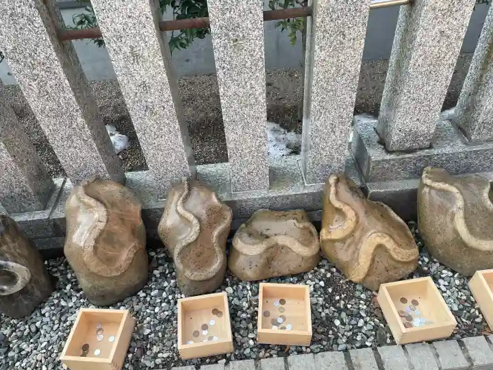 金蛇水神社の{uncategorized: "未分類", other: "その他", undefined: "問題あり", building: "その他建物", grave: "お墓", sacred_gate: "鳥居", guardian: "狛犬", statue: "像", buddha: "仏像", history: "歴史", nature: "自然", garden: "庭園", animal: "動物", pagoda: "塔", temizu: "手水舎", mountain_gate: "山門・神門", sanctuary: "本殿・本堂", subordinate: "末社・摂社", art: "芸術", scenery: "景色", jizo: "地蔵", ema: "絵馬", goshuin: "御朱印", omikuji: "おみくじ", items: "授与品その他", amulet: "お守り", goshuincho: "御朱印帳", eats: "食事", festival: "お祭り", votive_dance: "神楽", shichigosan: "七五三参", wedding: "結婚式", experience: "体験その他", initially: "初詣", around: "周辺", anti_infection: "感染症対策"}