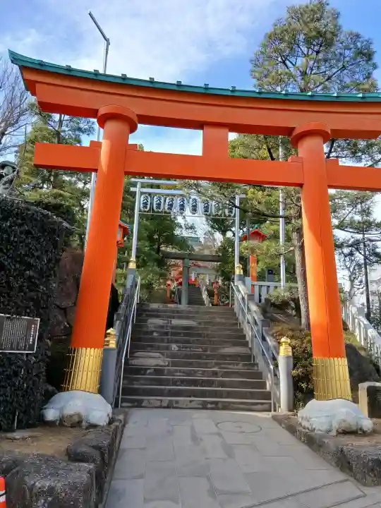 穴八幡宮の{uncategorized: "未分類", other: "その他", undefined: "問題あり", building: "その他建物", grave: "お墓", sacred_gate: "鳥居", guardian: "狛犬", statue: "像", buddha: "仏像", history: "歴史", nature: "自然", garden: "庭園", animal: "動物", pagoda: "塔", temizu: "手水舎", mountain_gate: "山門・神門", sanctuary: "本殿・本堂", subordinate: "末社・摂社", art: "芸術", scenery: "景色", jizo: "地蔵", ema: "絵馬", goshuin: "御朱印", omikuji: "おみくじ", items: "授与品その他", amulet: "お守り", goshuincho: "御朱印帳", eats: "食事", festival: "お祭り", votive_dance: "神楽", shichigosan: "七五三参", wedding: "結婚式", experience: "体験その他", initially: "初詣", around: "周辺", anti_infection: "感染症対策"}